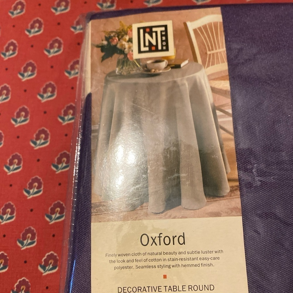 VTG LNT Oxford LAVENDER‎ 70 INCH  ROUND TABLE CLOTH - NEW IN PACKAGE - WASHABLE